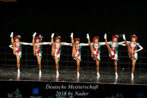 Die Steigergarde des KTC Altsdorfer Tänzer mit sieben Tänzerinnen bei der Deutschen Meisterschaft 2018. Foto von Nader Redan.