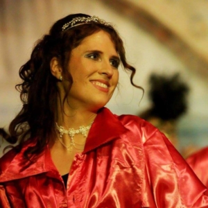 Lisa tanzt auf Bühne