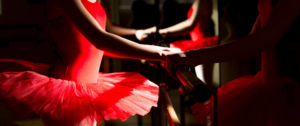 Wie Ballettübungen deinem Gardetraining helfen